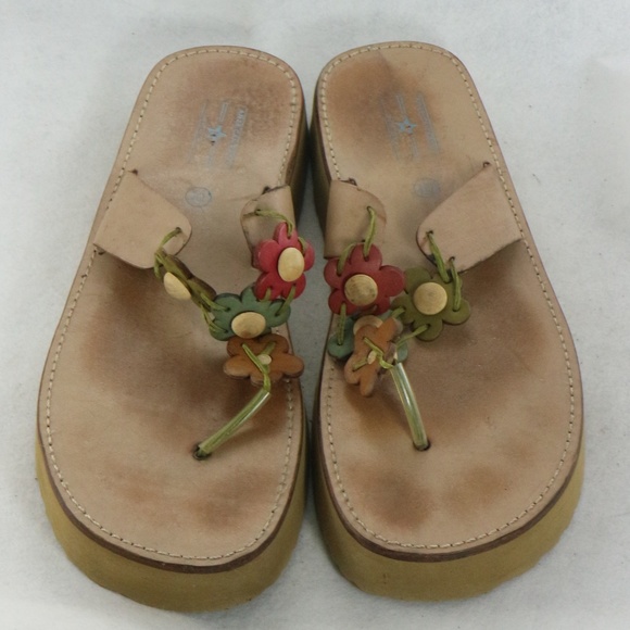AMERICAN EAGLE OUTFITTERS Leather Thong Sandals - Picture 2 of 7